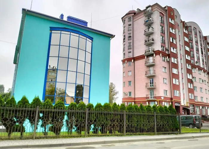Біля Озера